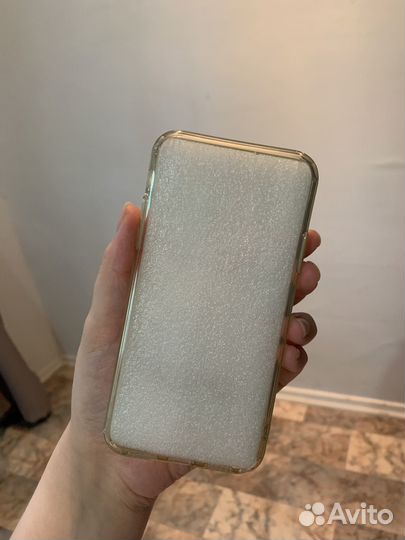 Чехлы на iPhone X/XS