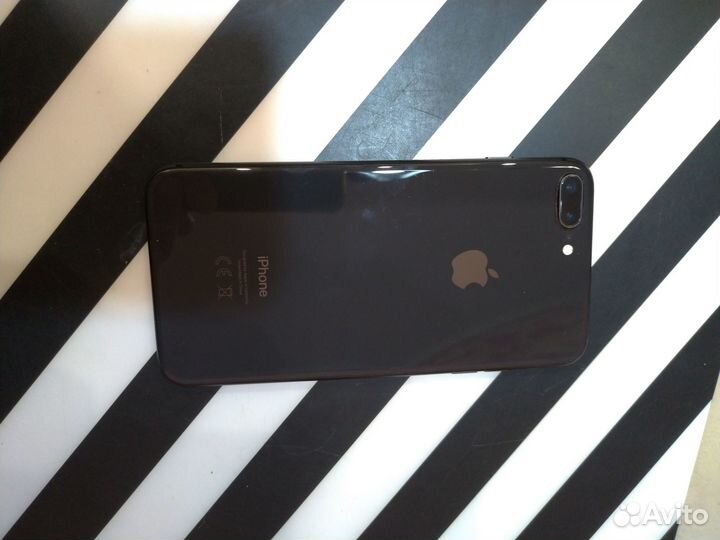 iPhone 8 Plus, 64 ГБ