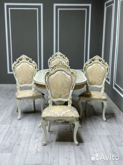 Кухонный стол и стулья комплект