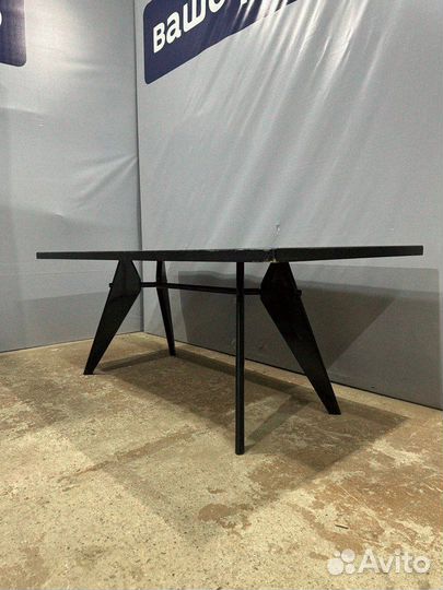 Рабочий стол в офисе