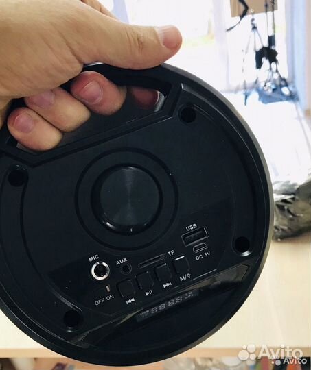 Мощная беспроводная колонка с пультом