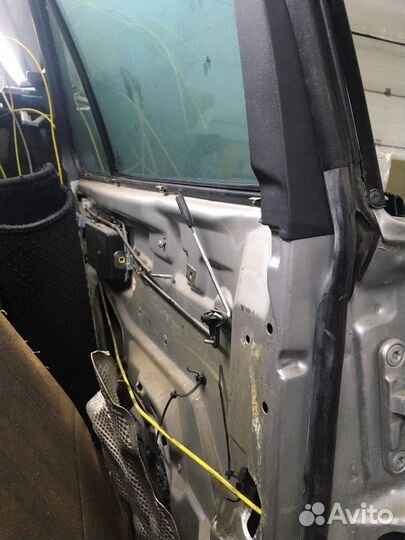 Задний левый дверь