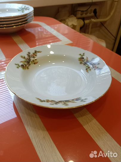 Тарелки фарфоровые в японском стиле