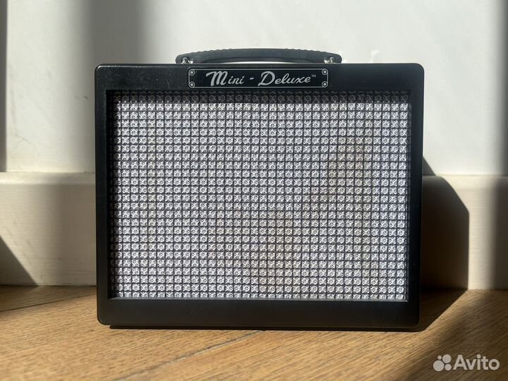 Гитарный мини комбик Fender MD 20