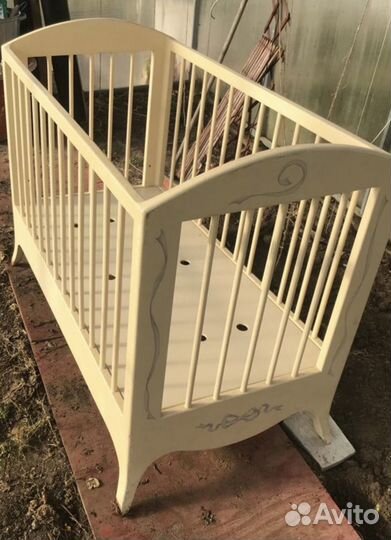 Детская кроватка