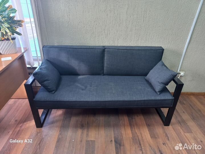 Диван в стиле лофт