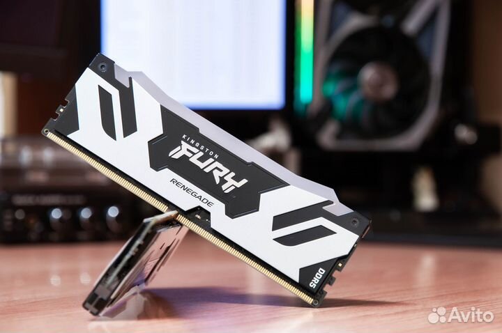 Kingston Fury Renegade RGB 6400 C32 16GB x2 DDR5