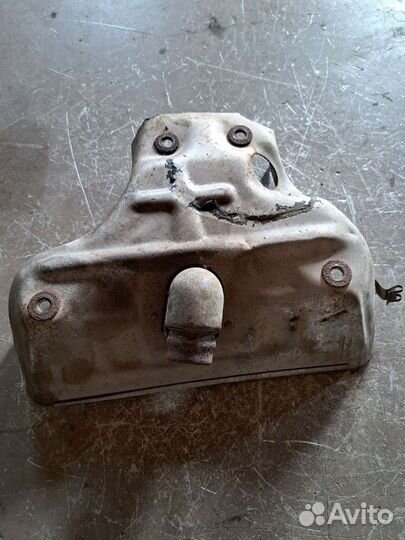 Кожух выпускного коллектора Mitsubishi Mirage