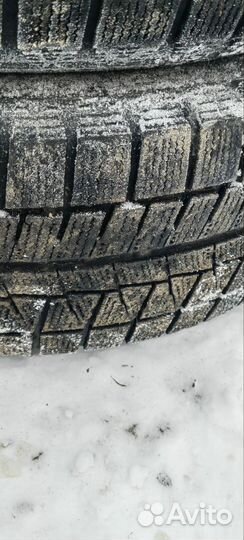 Bridgestone Blizzak Revo GZ 215/65 R16