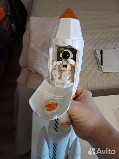 Игрушечный ракета