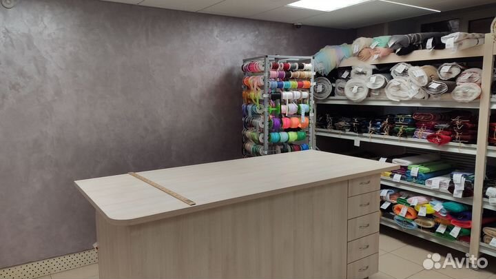 Магазин тканей в центре города, ателье