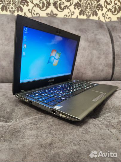 Компактный нетбук 4 ядра 2 гига 320гб для учебы