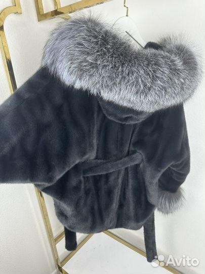 Шуба из эко меха под норку с мехом лисы новая