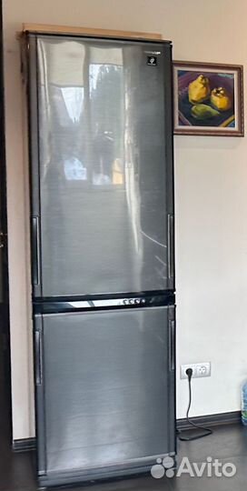 Холодильник Sharp SJ-WP331THS открывание дверей в