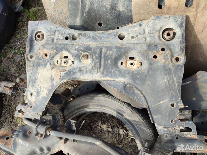 Nissan Micra K12 подрамник