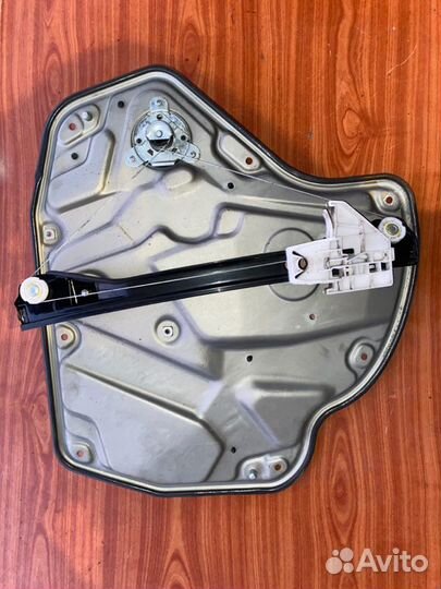 Стеклоподъемник задний правый Skoda Octavia A5 BUD