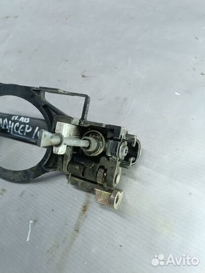 Внешняя ручка открывания двери Mitsubishi Lancer