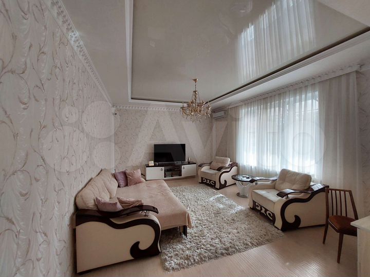 Дом 300 м² на участке 6 сот.