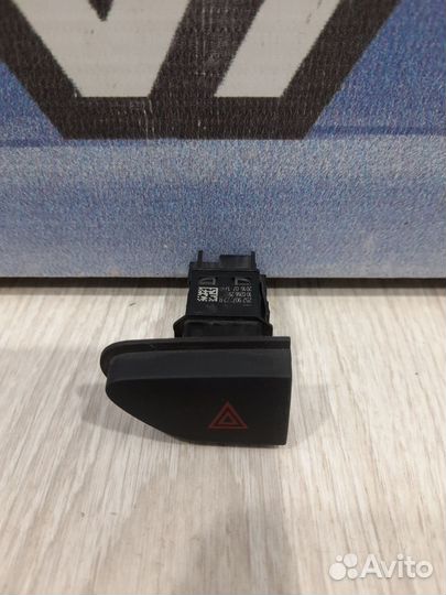 Кнопка аварийной сигнализации Renault duster