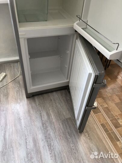 Холодильник бу требуеться ремонт