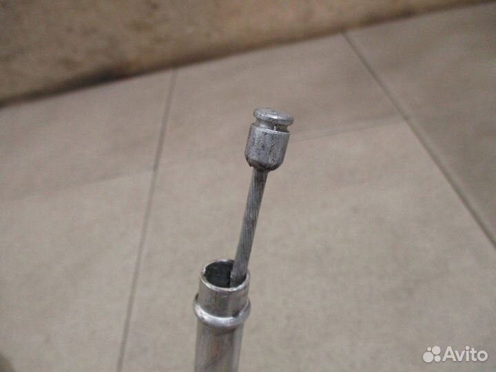 Трос стояночного тормоза Skoda Yeti (5L)