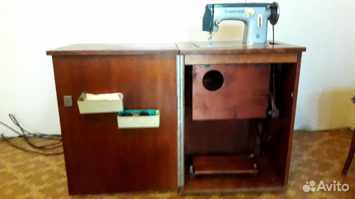 Машинка швейная