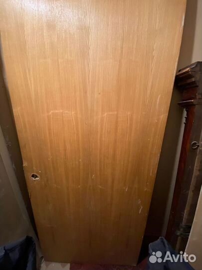 Дверь деревянная бу шпон