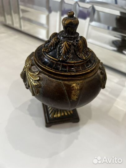 Деревянная шкатулка резная