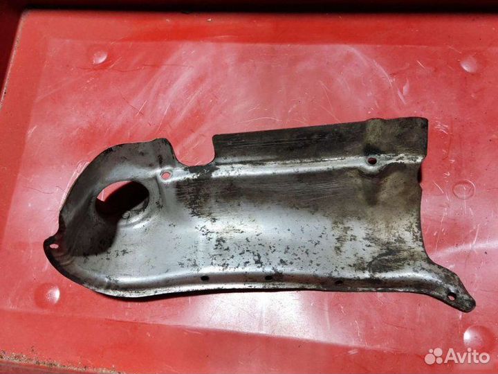 Тепловой экран Audi 100 седан 2.8 AAH 1993