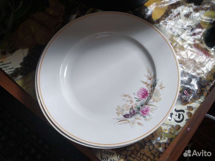 Отдам тарелки (много разных)