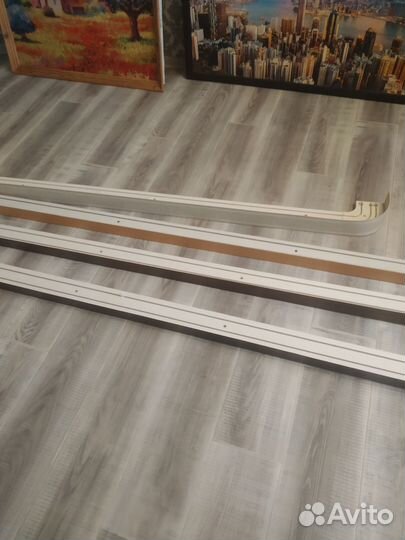 Карниз потолочный бу