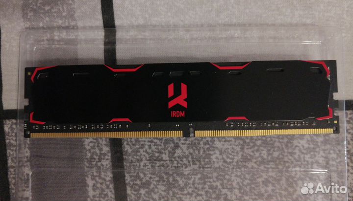 Оперативка Goodram Iridium DDR4 2400 Mhz 4 гб