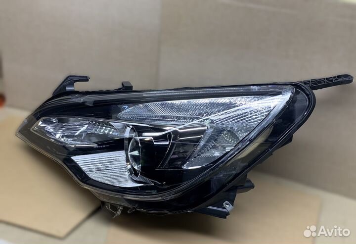 Фара левая LH Opel Astra J GTC
