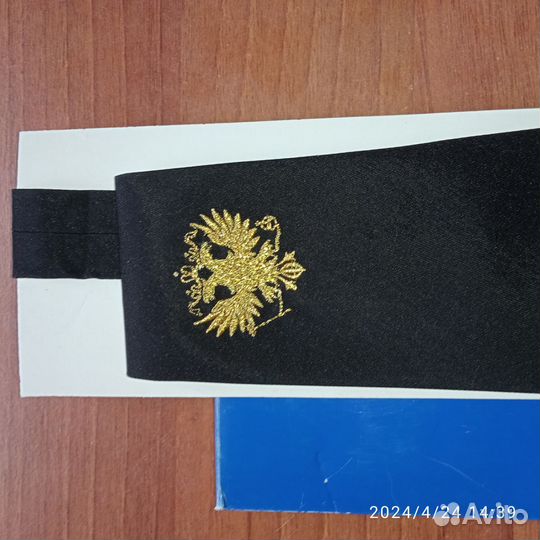 Галстук мужской с вышивкой новый, классический