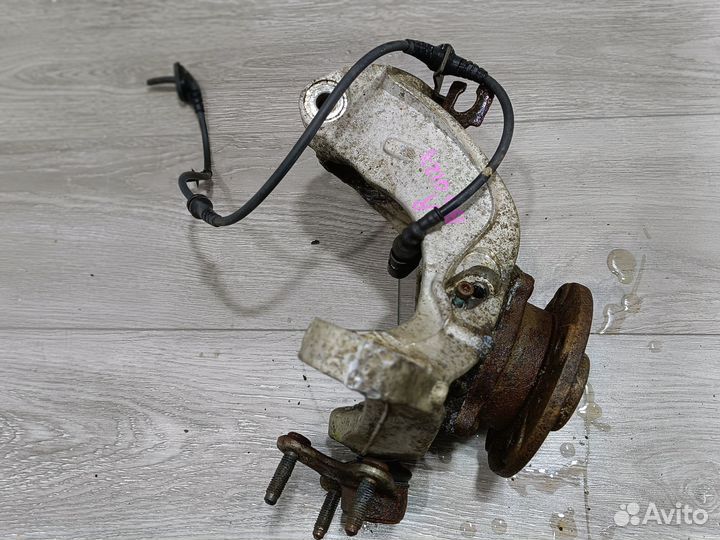 Правый кулак в сборе для Volkswagen Passat B6