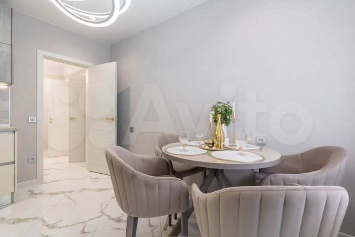 2-к. квартира, 79 м², 10/17 эт.