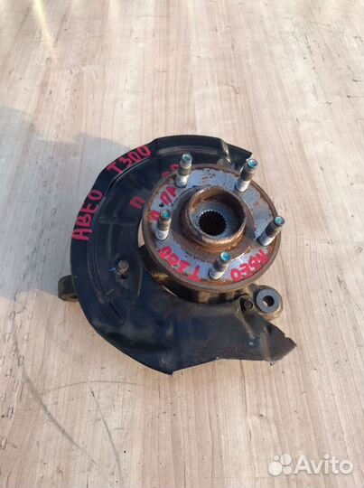 Кулак передний правый Chevrolet Aveo T300 F16D4