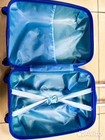 Детский чемодан на колесиках