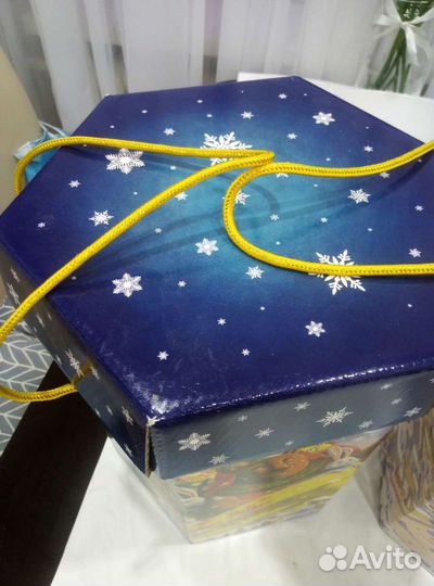 Новогодние упаковочные коробки