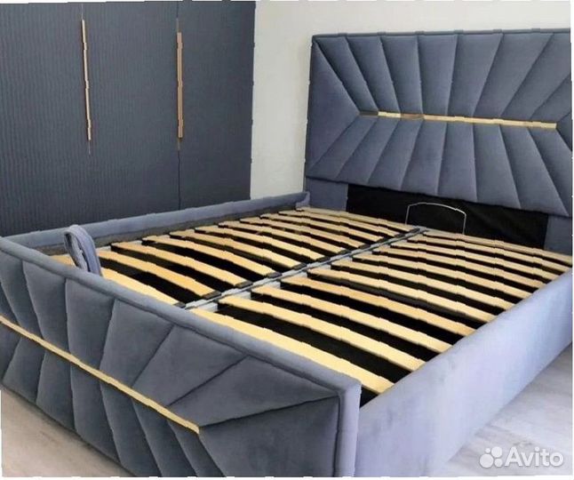 Двуспальная мягкая кровать на заказ