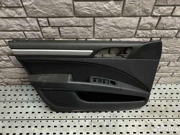 Skoda Superb Обшивка двери передней левой