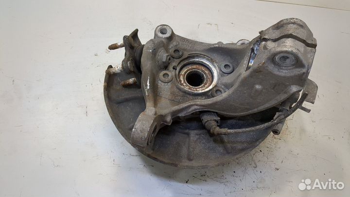 Ступица (кулак, цапфа) правая передняя Volkswagen Sharan