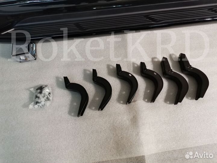 Подножки Lexus LX 570 c 2015 года Черные