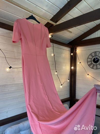 Вечернее платье со шлейфом 42