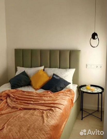 Кровать с молдингом