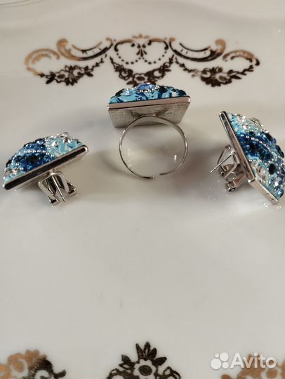 Комплект бижутерии серьги с кольцом