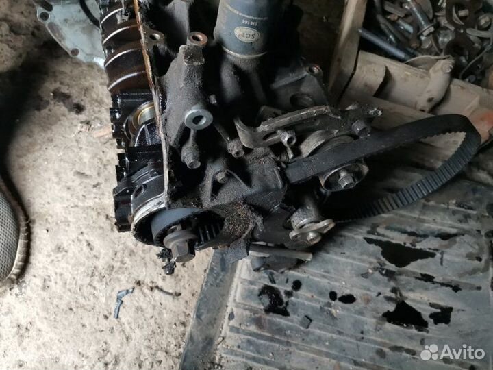 Блок двигателя Mazda Familia BJ ZL 1999