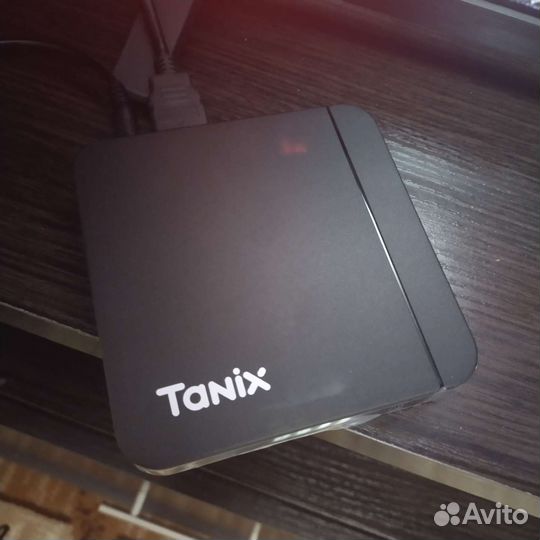 Андроид тв приставка tanix w2