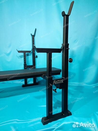 Скамья для жима штанги со стойками и подстраховкой