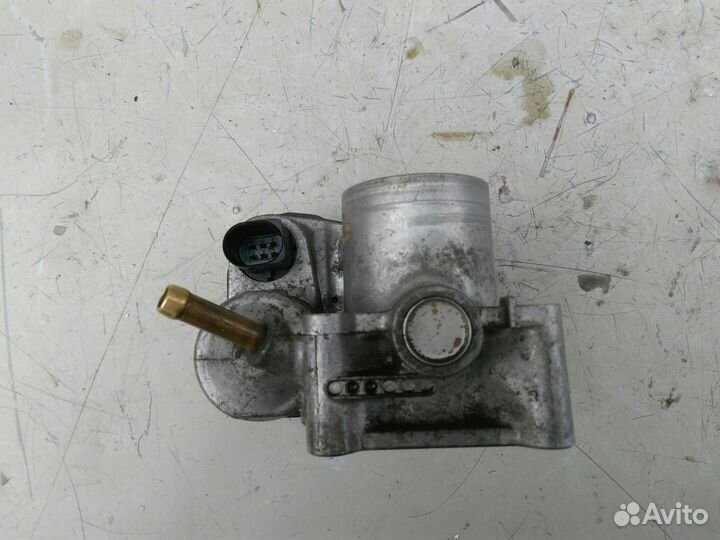 Дроссельная заслонка Volkswagen Golf 4